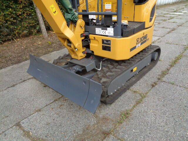 2021 XCMG XE18E mini excavator front view 2021 XCMG XE18E mini excavator front view