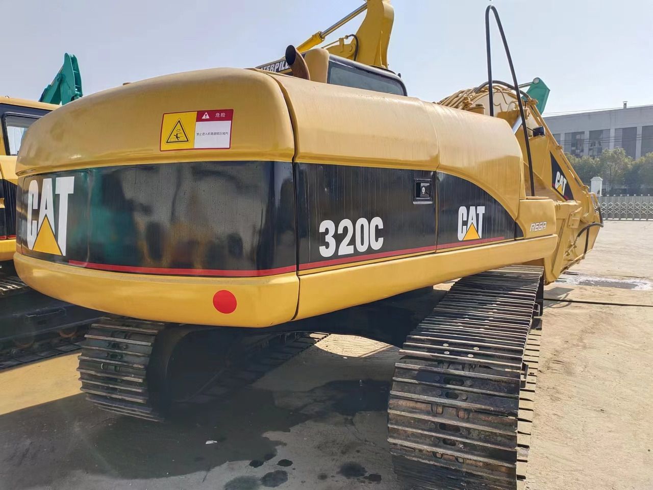 2018 Caterpillar 320C crawler excavator rear view 2018 Caterpillar 320C crawler excavator rear view