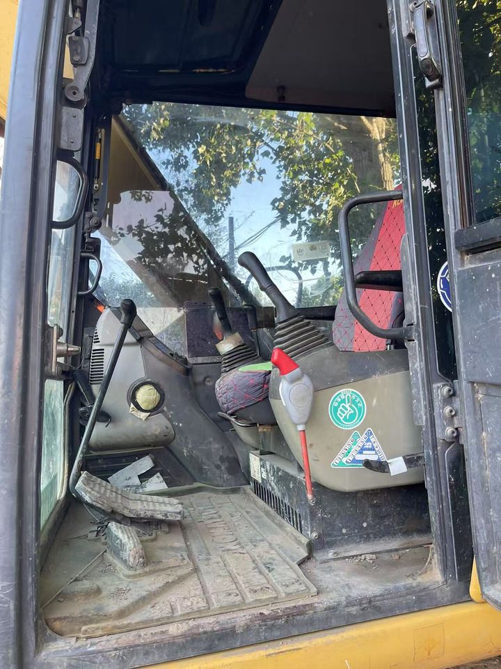 2018 Komatsu PC70-8 mini excavator interior cab view 2018 Komatsu PC70-8 mini excavator interior cab view