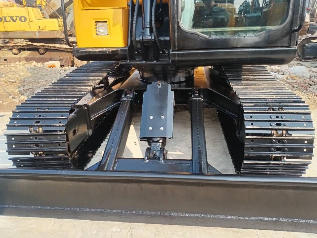2025 Sany SY75 crawler excavator front view with blade 2025 Sany SY75 crawler excavator front view with blade