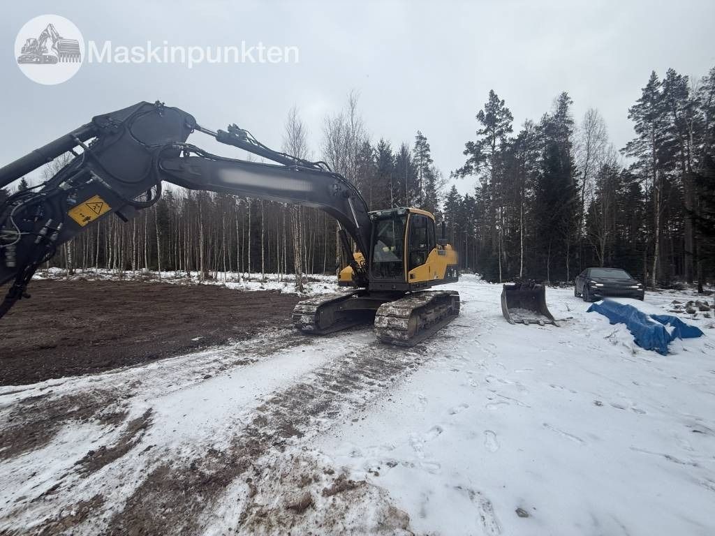 2013 Volvo EC180DL crawler excavator, front-side view