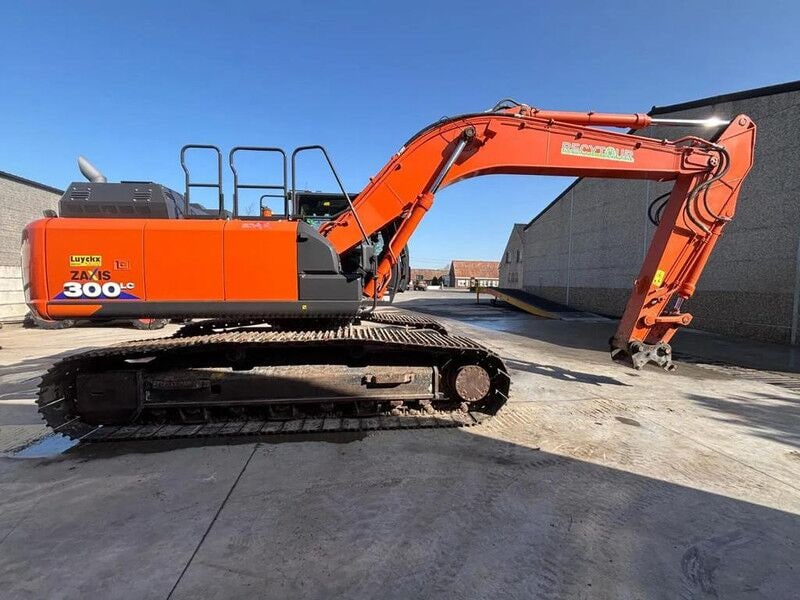 2020 Hitachi Zaxis 300LC crawler excavator side view 2020 Hitachi Zaxis 300LC crawler excavator side view