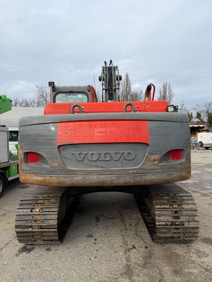 2006 Volvo EC160B NLC crawler excavator rear view 2006 Volvo EC160B NLC crawler excavator rear view
