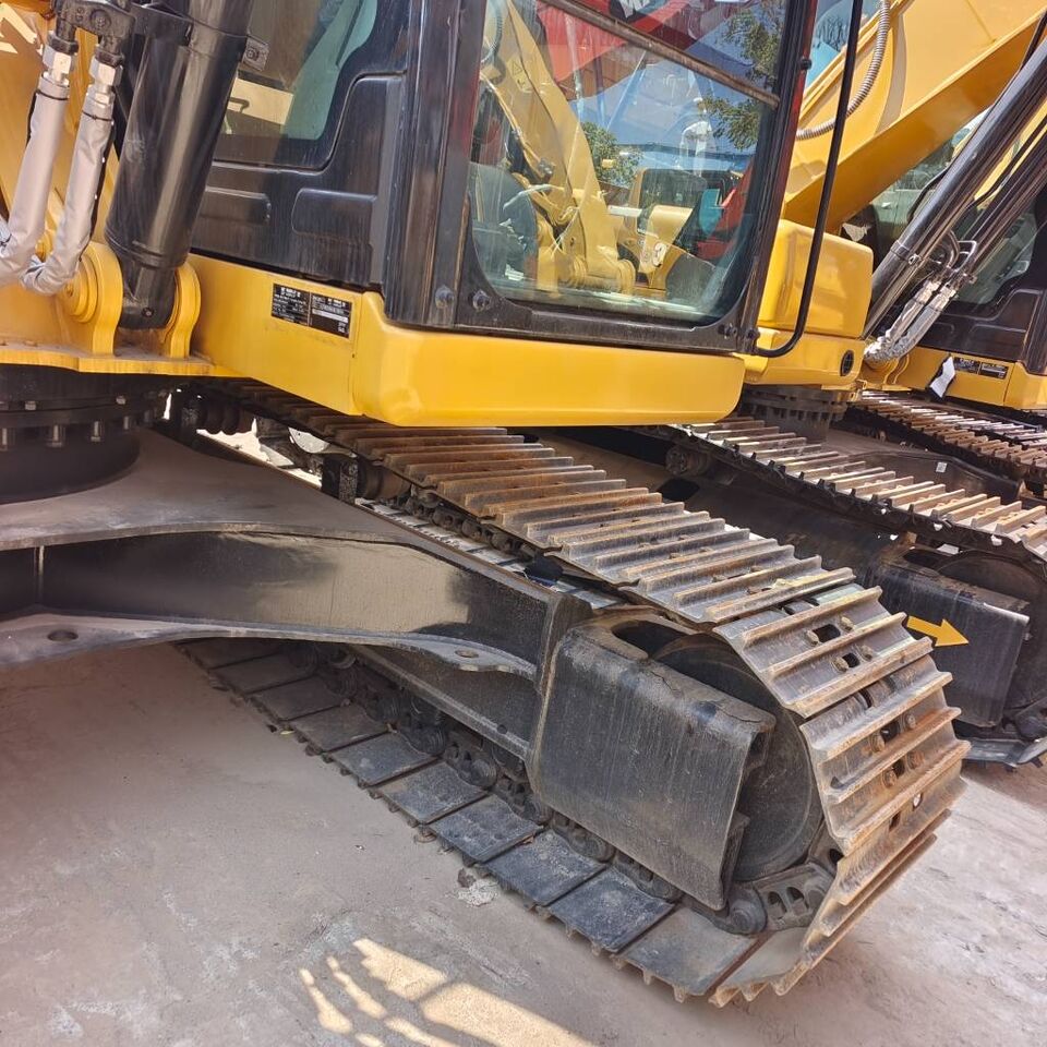2024 Caterpillar 320GC crawler excavator lower cab and track view 2024 Caterpillar 320GC crawler excavator lower cab and track view