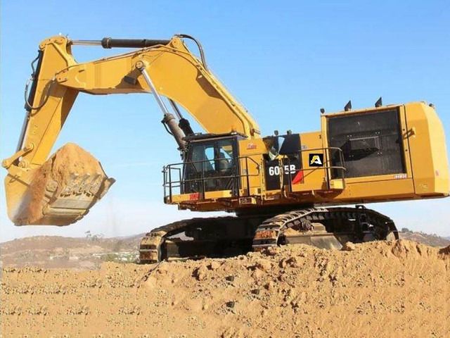 2019 Caterpillar 6015B crawler excavator side view