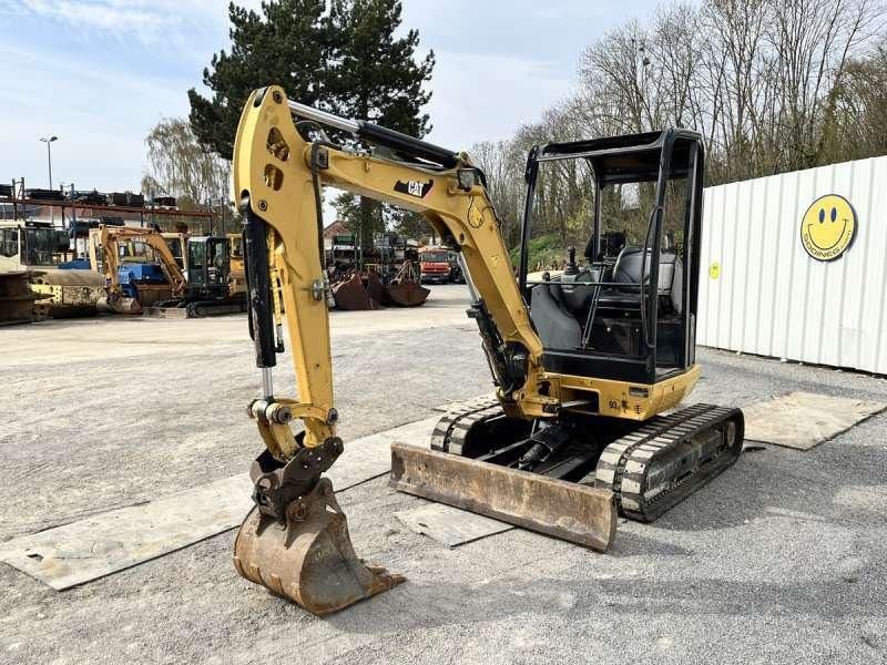 2016 Caterpillar 302.7DCR mini excavator, front three-quarter view 2016 Caterpillar 302.7DCR mini excavator, front three-quarter view