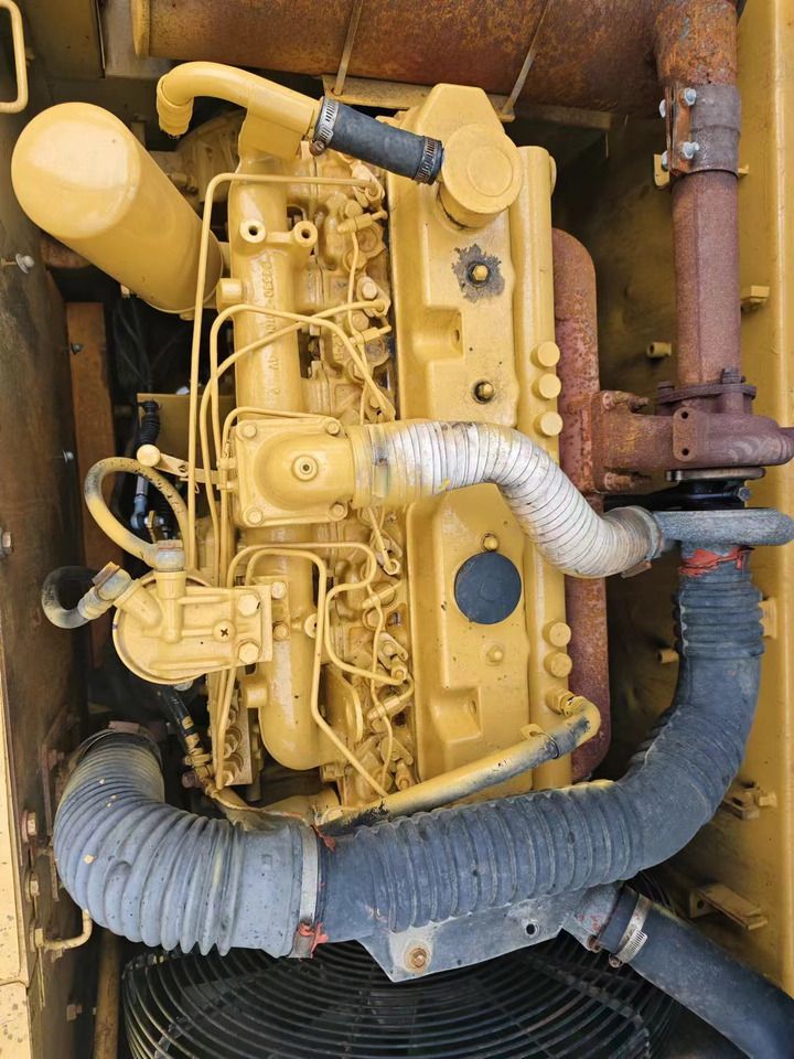 2018 Caterpillar 325BL crawler excavator engine compartment view 2018 Caterpillar 325BL crawler excavator engine compartment view