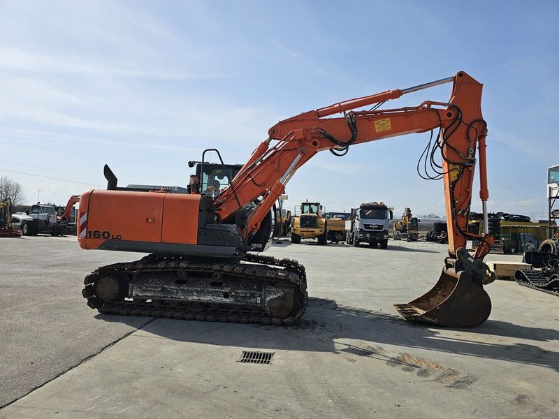 2014 Hitachi ZX160LC-5B crawler excavator, side profile view 2014 Hitachi ZX160LC-5B crawler excavator, side profile view