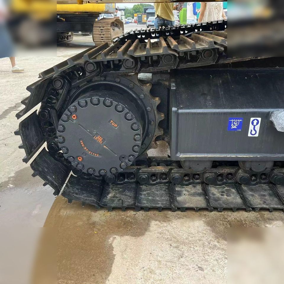 2022 Komatsu PC240LC-8 crawler excavator track drive detail