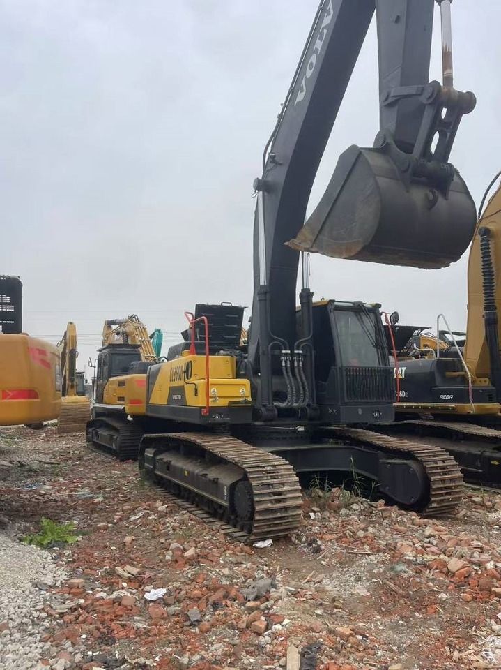 2023 Volvo EC350E crawler excavator, rear three-quarter view 2023 Volvo EC350E crawler excavator, rear three-quarter view