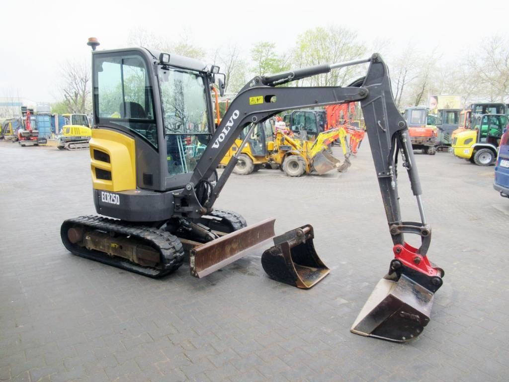 2019 Volvo ECR25D mini excavator, side view