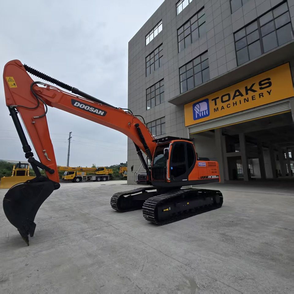 2024 Doosan DX225.CA crawler excavator, side view 2024 Doosan DX225.CA crawler excavator, side view