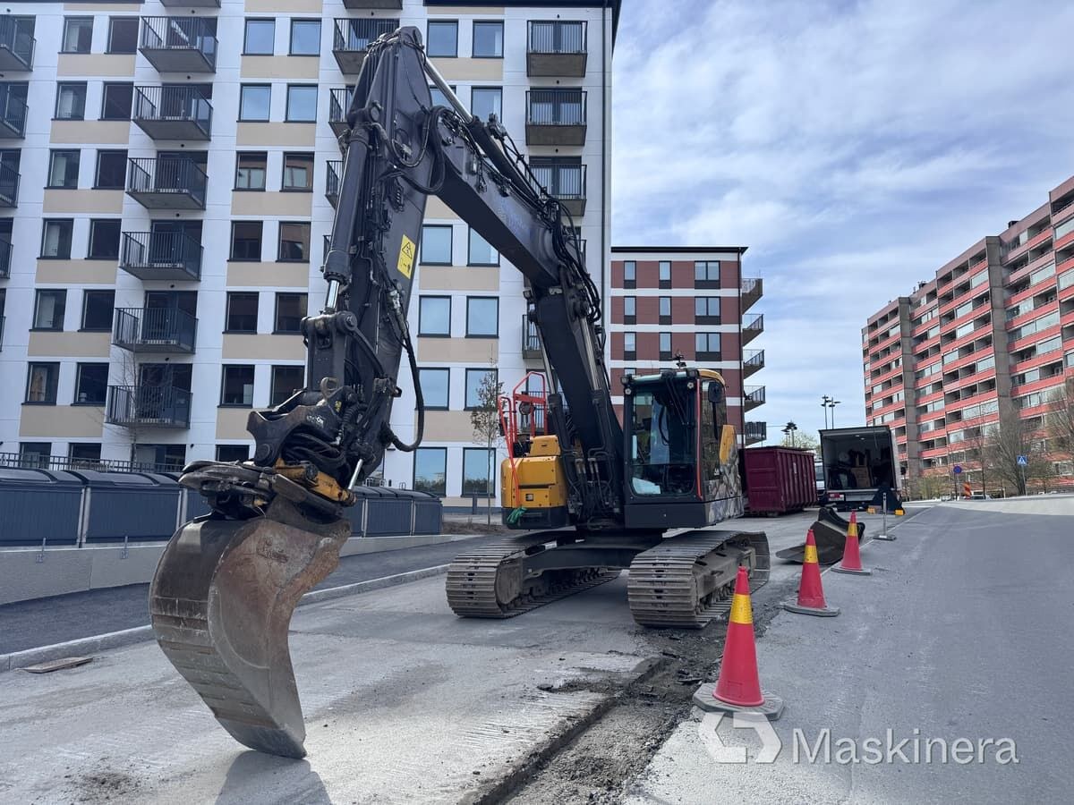 2019 Volvo ECR235EL crawler excavator front view