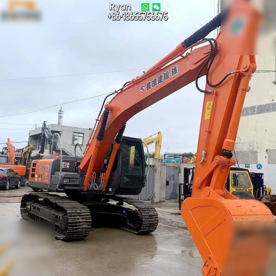 2015 Hitachi ZX200-5G crawler excavator, side view