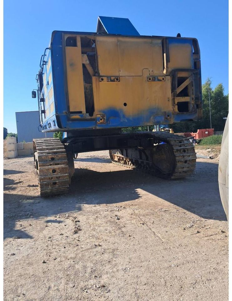 2019 Caterpillar 390F crawler excavator rear view 2019 Caterpillar 390F crawler excavator rear view