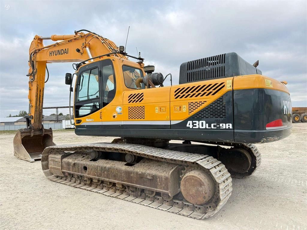 2014 Hyundai R430LC-9A crawler excavator, rear three-quarter view 2014 Hyundai R430LC-9A crawler excavator, rear three-quarter view