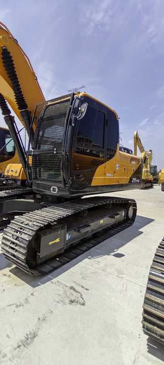 2022 Hyundai 215-9C crawler excavator, side view 2022 Hyundai 215-9C crawler excavator, side view