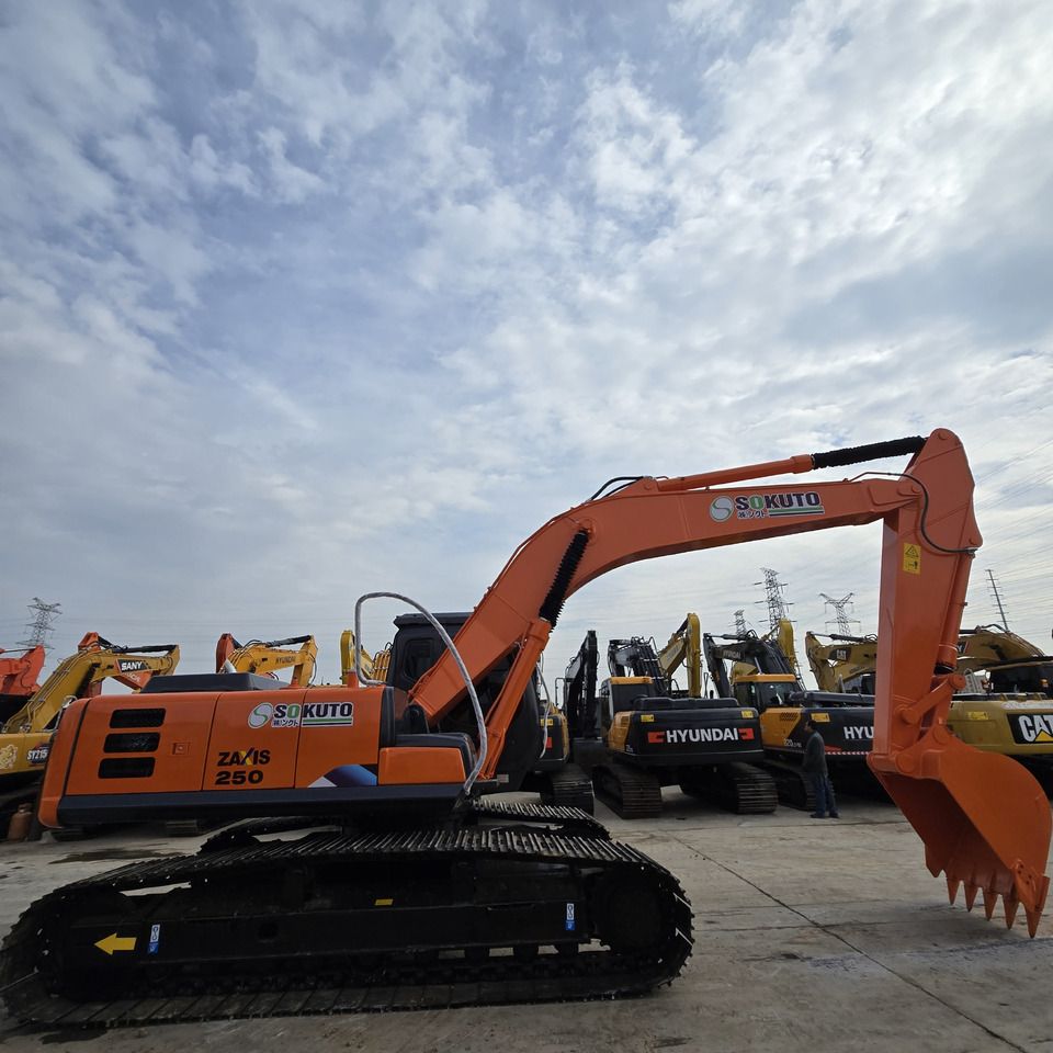 2022 Hitachi Zaxis 250 crawler excavator, side profile view 2022 Hitachi Zaxis 250 crawler excavator, side profile view