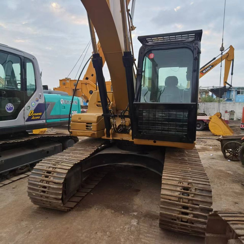 2018 Caterpillar 315D crawler excavator, front view