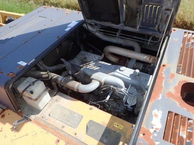 2002 CASE CX 800 crawler excavator engine compartment view 2002 CASE CX 800 crawler excavator engine compartment view