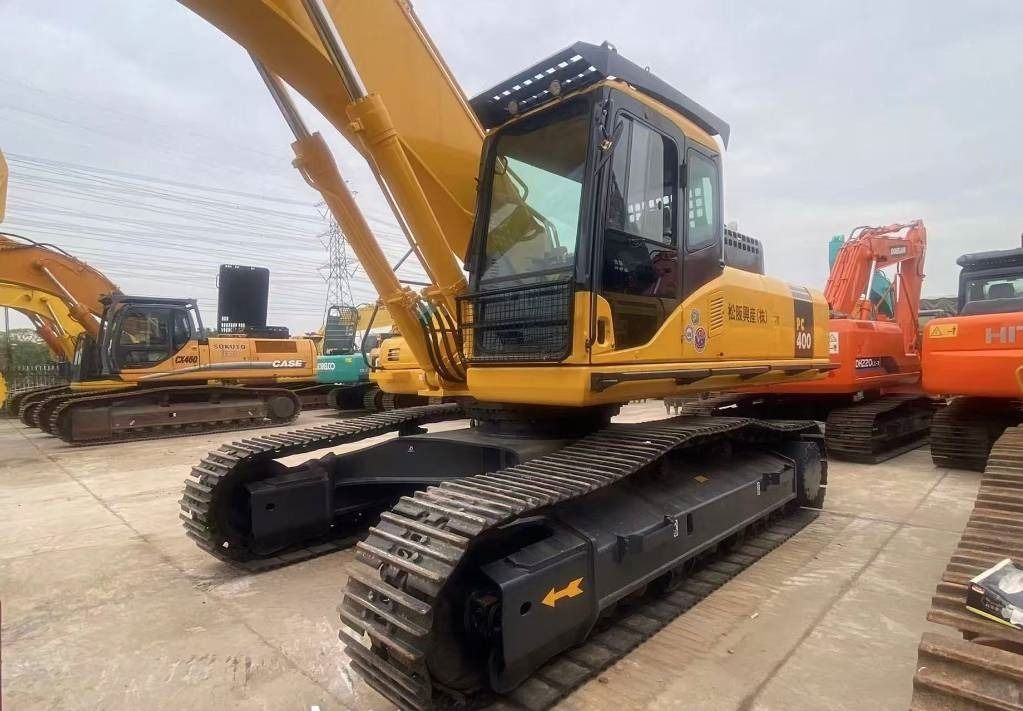 2023 Komatsu PC400 crawler excavator, front three-quarter view 2023 Komatsu PC400 crawler excavator, front three-quarter view