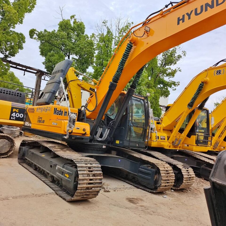 2024 Hyundai 305LC-9 crawler excavator, side view