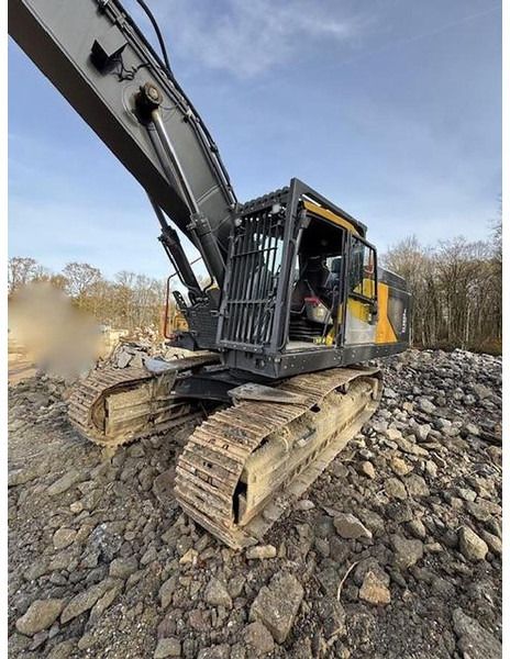 2021 Volvo EC380EL crawler excavator, side view 2021 Volvo EC380EL crawler excavator, side view