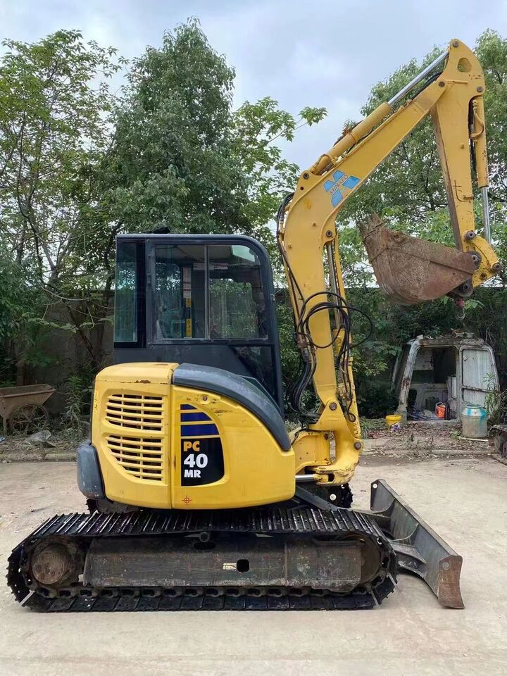 2023 Komatsu PC40MR mini excavator, side view 2023 Komatsu PC40MR mini excavator, side view