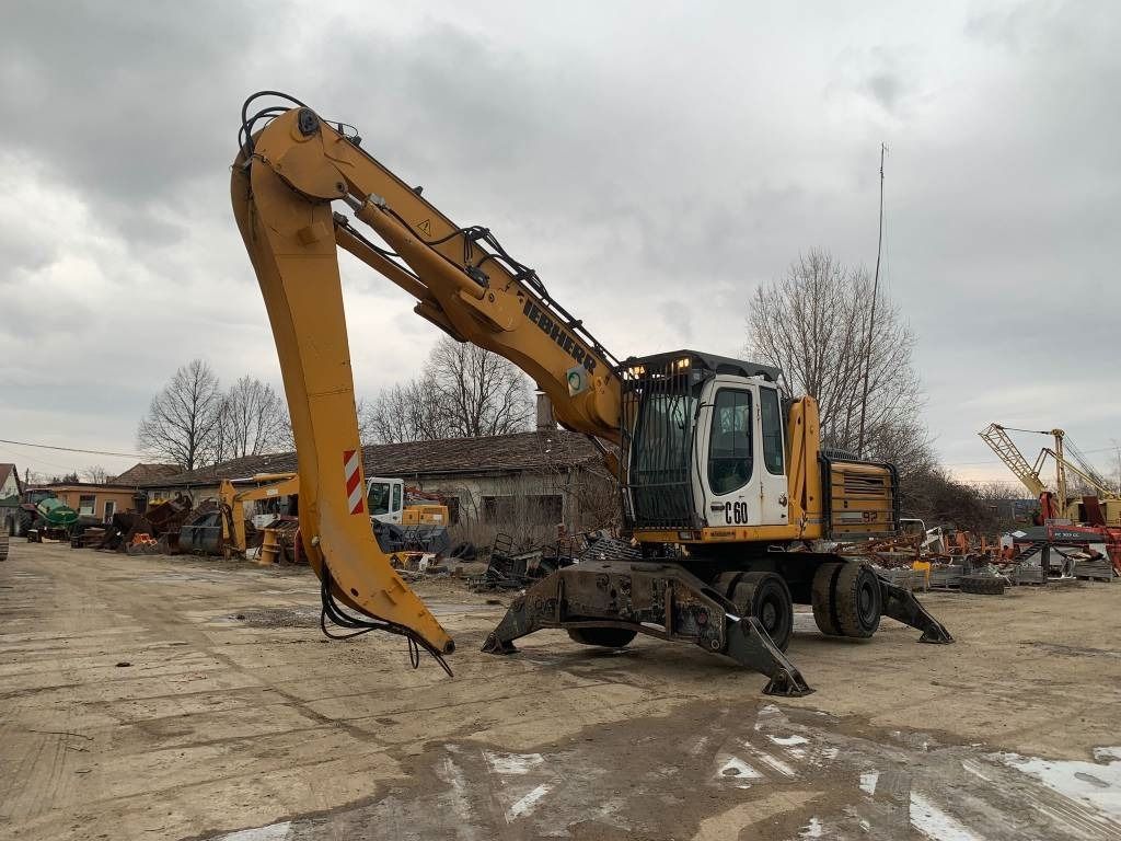 2012 Liebherr A924C LITRONIC material handler, front three-quarter view 2012 Liebherr A924C LITRONIC material handler, front three-quarter view