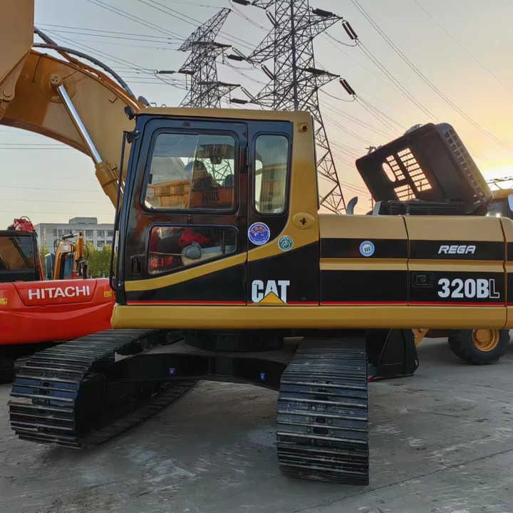 Excavadora de orugas Caterpillar 320BL 2015 vista lateral