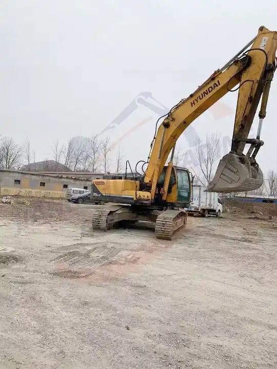 2018 Hyundai R305LC-9T crawler excavator, side view