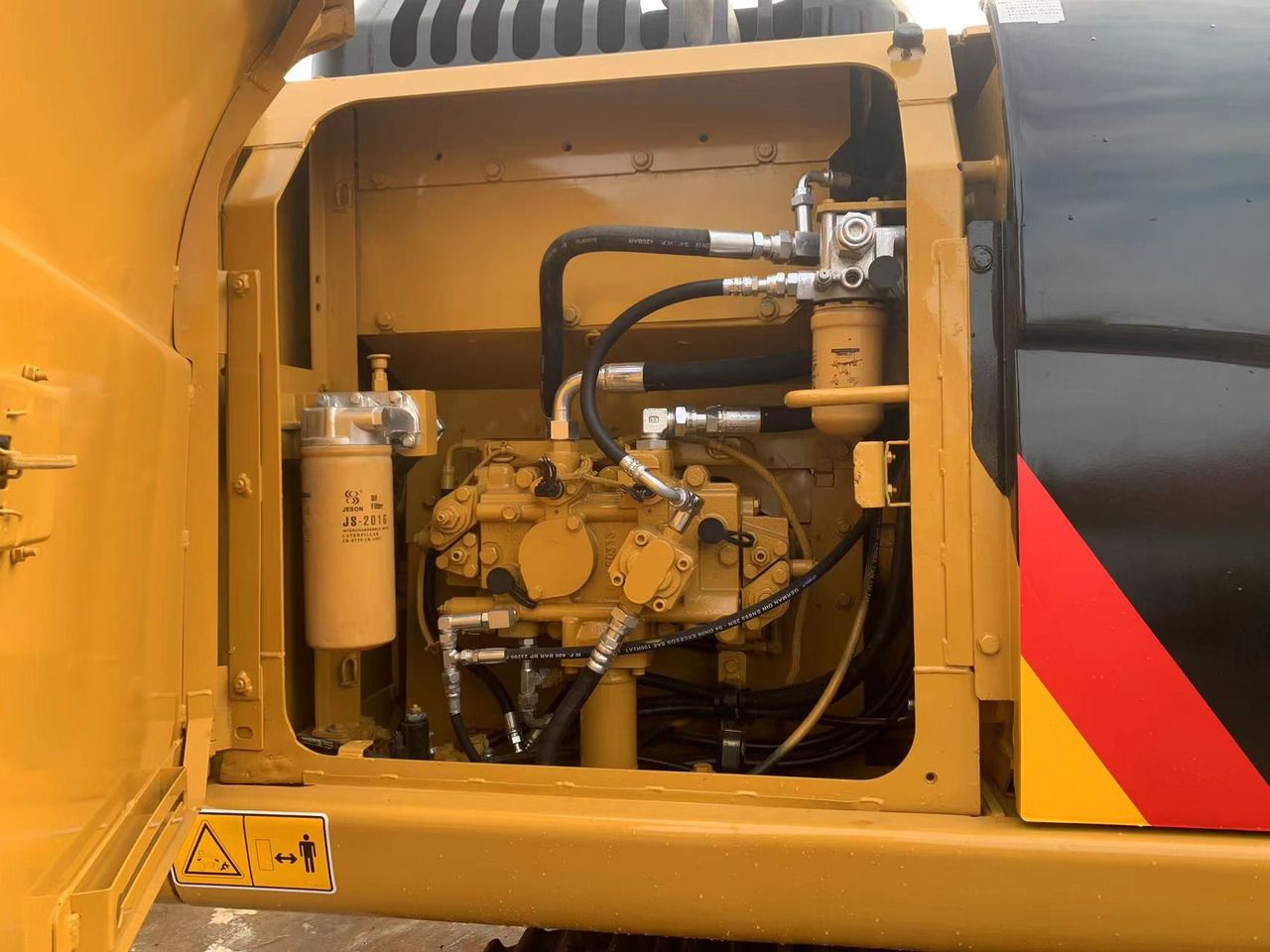 2018 Caterpillar 315D crawler excavator engine compartment view 2018 Caterpillar 315D crawler excavator engine compartment view