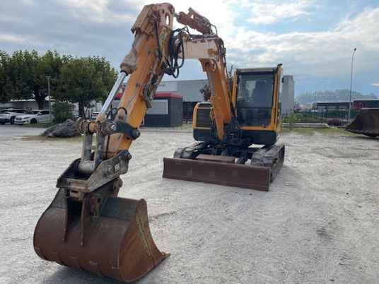 2019 Hyundai R80-9A crawler excavator, front three-quarter view