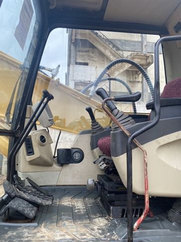 2018 Caterpillar 320C crawler excavator interior view 2018 Caterpillar 320C crawler excavator interior view