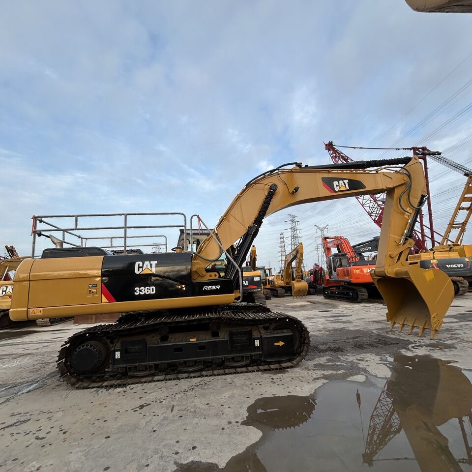 2022 Caterpillar 336D crawler excavator, side profile view 2022 Caterpillar 336D crawler excavator, side profile view