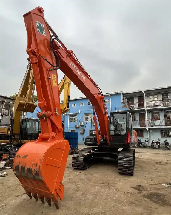 2016 Hitachi ZX200-5G crawler excavator, front three-quarter view 2016 Hitachi ZX200-5G crawler excavator, front three-quarter view