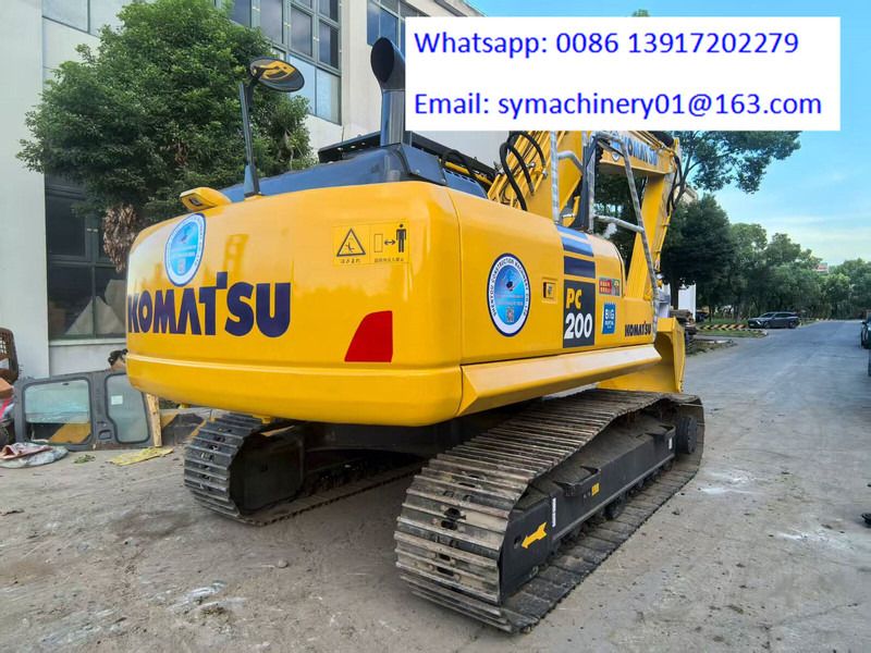 2024 Komatsu PC200 crawler excavator rear three-quarter view 2024 Komatsu PC200 crawler excavator rear three-quarter view