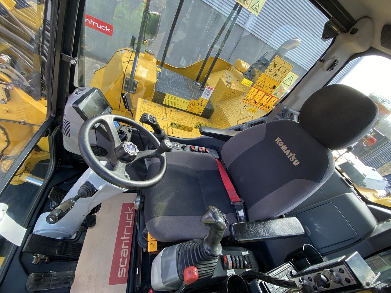 2019 Komatsu PW118MR-11 wheel excavator cab interior