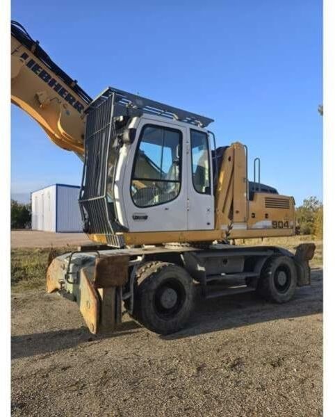 2012 Liebherr A904 C material handler, side view 2012 Liebherr A904 C material handler, side view