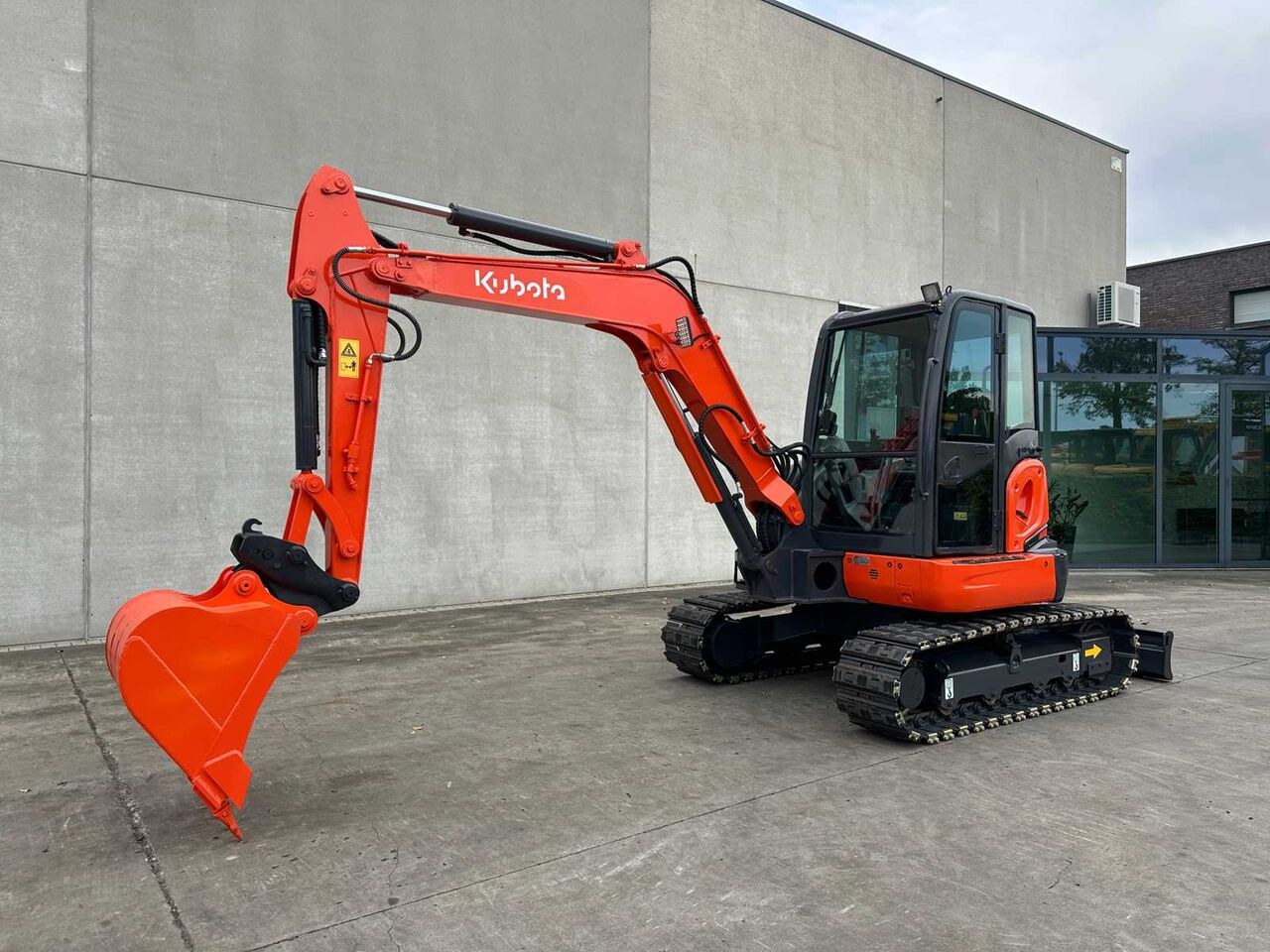 2014 Kubota KX155-5 mini excavator, side profile view 2014 Kubota KX155-5 mini excavator, side profile view