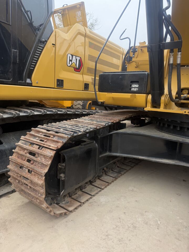 2024 Caterpillar 336D crawler excavator side view of tracks and cab