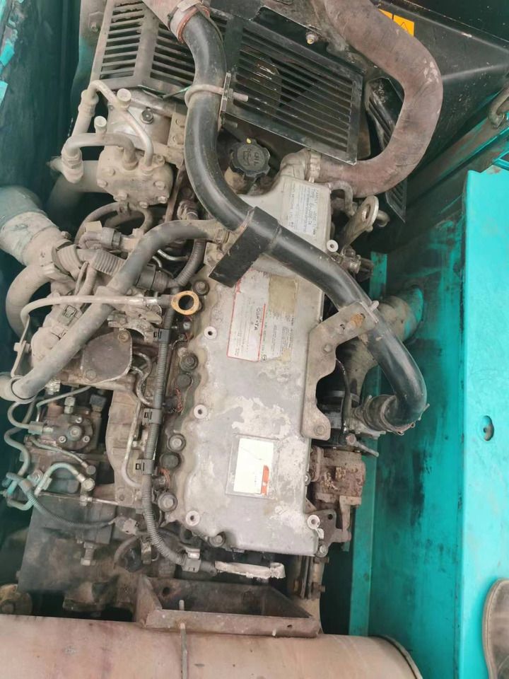 2015 Kobelco SK200-8 crawler excavator engine bay view 2015 Kobelco SK200-8 crawler excavator engine bay view