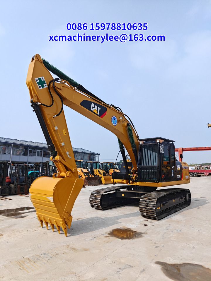 2024 Caterpillar 323D crawler excavator, side view 2024 Caterpillar 323D crawler excavator, side view