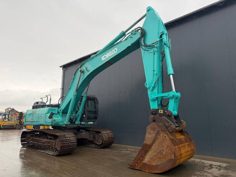 2014 Kobelco SK500LC-9 crawler excavator, side profile view