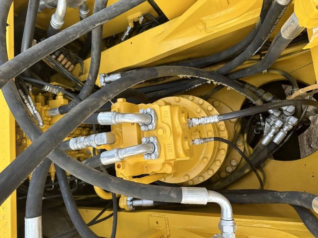 2023 Komatsu PC400-7 crawler excavator hydraulic pump detail 2023 Komatsu PC400-7 crawler excavator hydraulic pump detail
