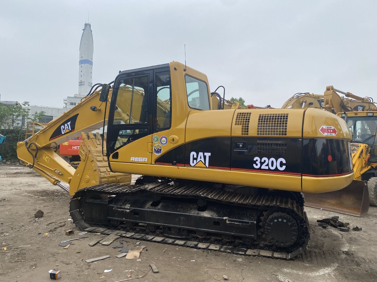 2016 Caterpillar 320C crawler excavator, side view 2016 Caterpillar 320C crawler excavator, side view