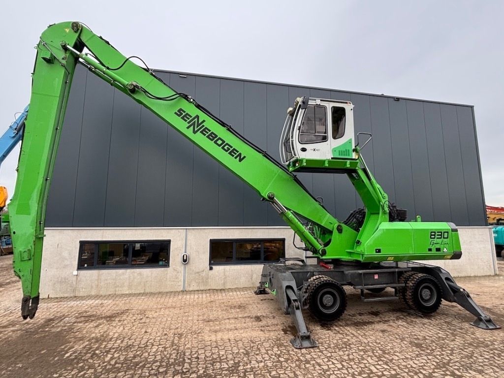 2009 Sennebogen 830M material handler, side view 2009 Sennebogen 830M material handler, side view