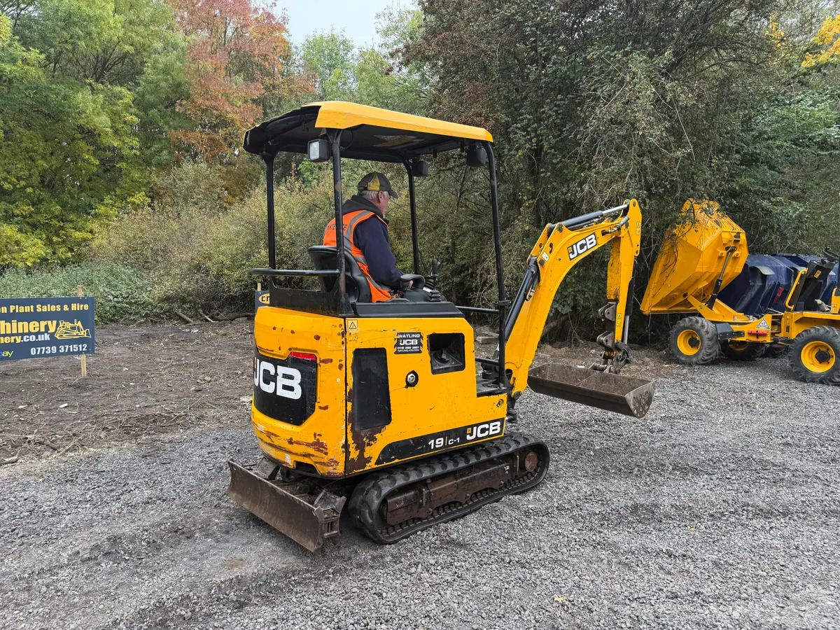 2019 JCB 19C-1 mini excavator, rear three-quarter view 2019 JCB 19C-1 mini excavator, rear three-quarter view