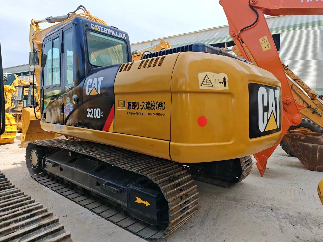 2019 Caterpillar 320D2 гусеничный экскаватор, задний вид 3/4 2019 Caterpillar 320D2 гусеничный экскаватор, задний вид 3/4