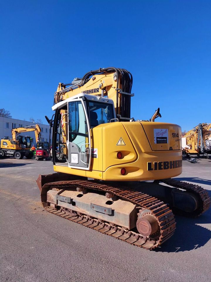 2015 Liebherr R914COMPACT crawler excavator, rear three-quarter view